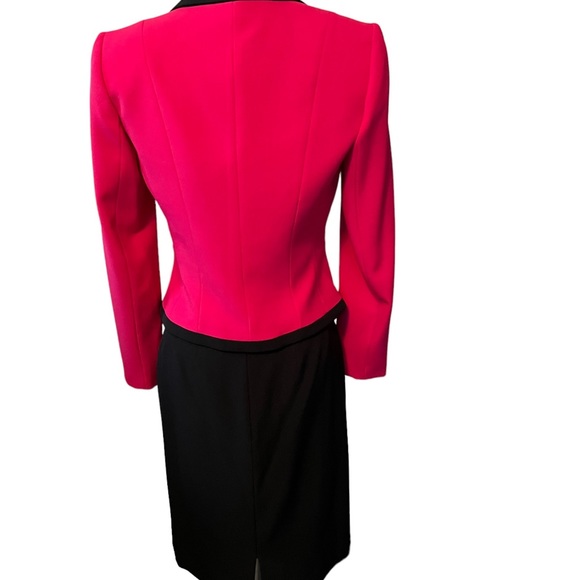 Fushia and Black Tahari Skirt Suit with Zipper accents Size 4 - Picture 3 of 3